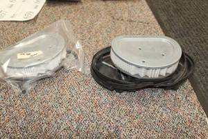 lot 641 image: Lot of (2) Harley-Davidson 29461-99 6-01 Motorcycle Air Filters