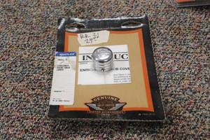 lot 659 image: Harley-Davidson 29431-97 Motorcycle Choke Knob Cover
