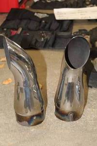 lot 680 image: Lot of (2) Chrome Motorcycle Exhaust Tail Pipe Tips