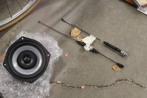 lot 661 image: Lot of (3) Motorcycle Accessories - Antenna (x2), Speaker (x1)