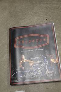 lot 701 image: Kurakyn Accessories Book