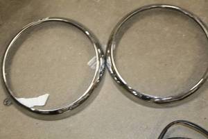 lot 715 image: Lot of (2) Harley-Davidson Motorcycle Auxillary Lamp Clear Lens with Vertical Optics (New)
