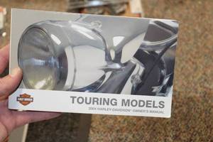 lot 779 image: 2004 Harley-Davidson Touring Motorcycle Owners Manual