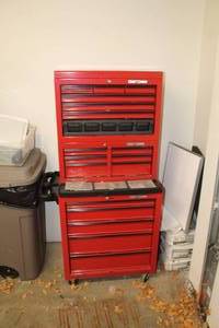 lot 3 image: Rolling Tool Chest 3-piece w Keys