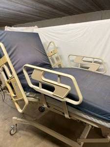 WOW MSRP $14,000 HILL ROM ADVANCE SERIES HI LOW ELECTRIC ADJUSTABLE BACK &amp KNEE HOSPITAL BED WCHAIR POSITION INCLUDES USED MATTRESS THAT PREVENTS BED SORES GREAT WORKING CONDITION&nbsp1st Pic Stock Pic
