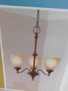 lot 10 image: New Hampton Bay 3 - light reversible chandelier