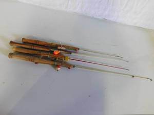 lot 113 image: 4 Vintage Ice Fishing Rods