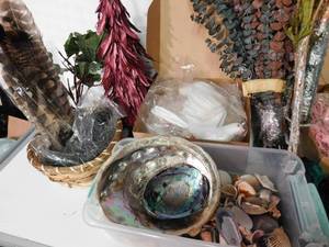 lot 241 image: Craft items and cake party kit