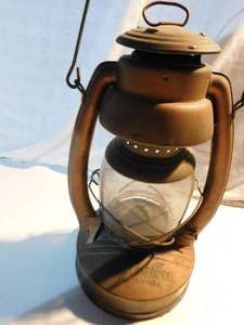 lot 305 image: Vintage Lantern