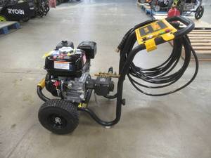 lot 829 image: DEWALT 3600 PSI 2.5 GPM Gas Cold Water Professional Pressure Washer with HONDA GX200 Engine, DXPW3625 - Starts and Runs - Missing Wand.