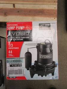 lot 866 image: EVERBILT 13 HP Cast Iron Sump Pump (OPEN BOX)