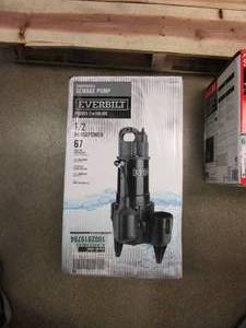 lot 867 image: EVERBILT 12 HP Submersible Sewage Ejector Pump (OPEN BOX)