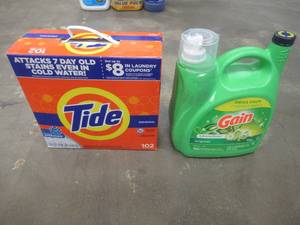 lot 898 image: 2 Containers of Laundry Detergent - NEW
