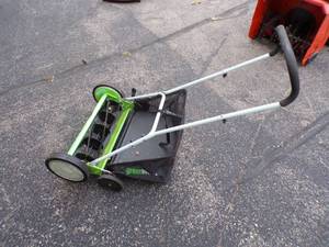 lot 7 image: Greenworks 20 Reel Mower with Bagger