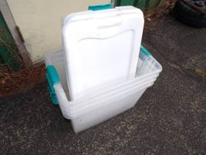 lot 30 image: 5 Totes with Covers