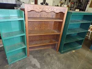 lot 51 image: 3 Shelves