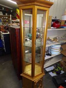 lot 71 image: Glass Sided Display Cabinet with lights