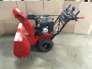 Toro Power Max HD 1232 OHXE 32 in. 375 cc Two-Stage Electric Start Gas Snow Blower   Customer Returns See Terms on Auction