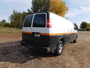 lot 4 image: 2013  Chevy 3500 Express Van