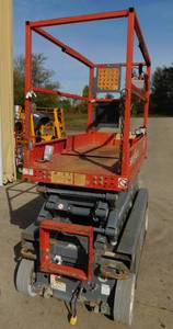 lot 13 image: 2013 Skyjack SJIII 3219 - DAMAGED UNIT FOR PARTS ONLY