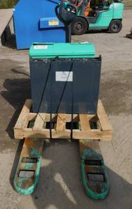 lot 15 image: 2017 Mitsubishi PW23 Electric Pallet Jack w Battery - FOR PARTS OR REPAIR