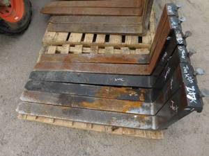 lot 27 image: 3 Sets of Class II Forklift Forks