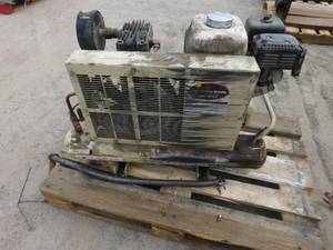 lot 29 image: Ingersoll Rand Gas Air Compressor