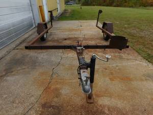 lot 44 image: Homemade Fish House Trailer