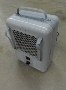 lot 53 image: Small Space Heater