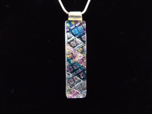 lot 18 image: .925 Sterling Silver Pink Foil Dichroic Glass Pendant Necklace