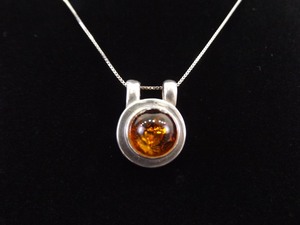 lot 19 image: .925 Sterling Silver Amber Cabochon Pendant Necklace