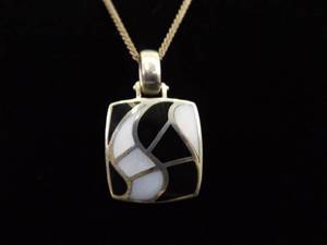 lot 22 image: .925 Sterling Silver Mother of Pearl and Onyx Pendant Necklace