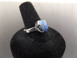 lot 39 image: .925 Sterling Silver Sodalite Cabochon Ring Size 9.5
