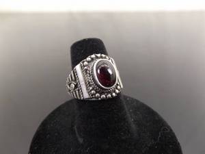 lot 53 image: .925 Sterling Silver Amethyst Cabochon Ring Size 5.75