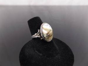 lot 72 image: .925 Sterling Silver Abalone Cabochon Ring Size 7.5