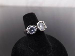 lot 84 image: .925 Sterling Silver 3 Faceted Zirconia Crystals Ring Size 6