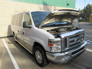 lot 588 image: FORD E- SERIES ECONO VAN