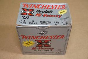lot 99 image: 20 Winchester Super X Drylok 12 Gauge 3 2 Steel Shot Shotshells