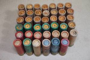 lot 137 image: 38 Assorted Vintage 12 Gauge Shotshells