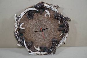 lot 167 image: Deer Antler Wall Clock