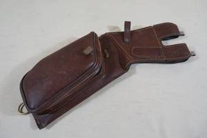 lot 174 image: Vintage Kolpin Leather Quiver