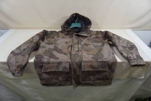 lot 197 image: Cabelas Camo Hunting Jacket - XL
