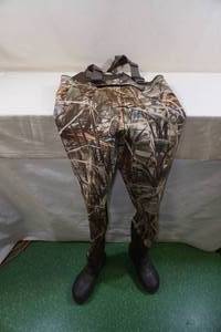 lot 199 image: Columbia PHG Camo Waders - Mens 11