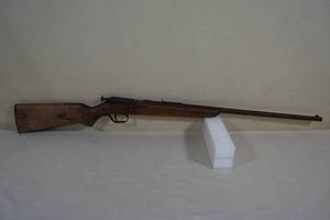 lot 9 image: Vintage Ranger 103-8 .22 SLLR Bolt Action Rifle