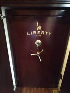 lot 1 image: Liberty Colonial 30 Gun Safe