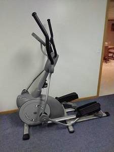 lot 101 image: Champion Elliptical Machine