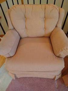 lot 54 image: Pink Chairs