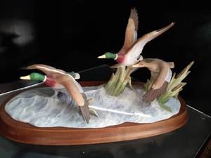 lot 159 image: Flying Mallards Vintage Figurine by Andrea by Sanek