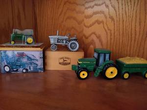 lot 180 image: John Deere Lot