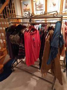lot 203 image: Boutique Clothing Rack